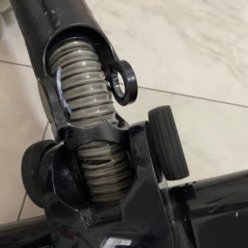 Sinbo Dikey Süpürgede Sürekli Parça Kırılması Ve Değişim İsteği