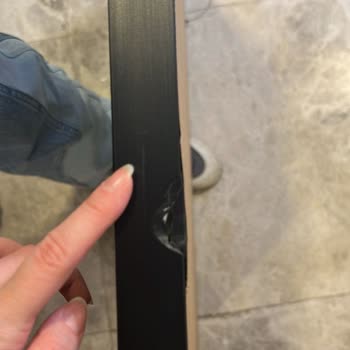 Yurtiçi Kargo Gönderilerin Birinde Çerçeve, Diğerinde İse Cam Kırılmış Olarak Alıcıya Ulaştı!