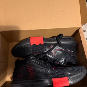 Intersport Lüks Ayakkabı Boş Kutuda Teslim Edildi, Paketleme Eksikliği!