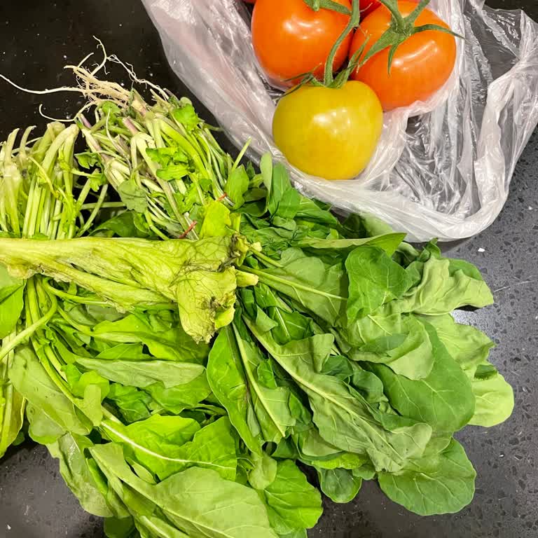 Migros Hemen’den Çürük Roka Ve Domates, Cevapsız Şikayet