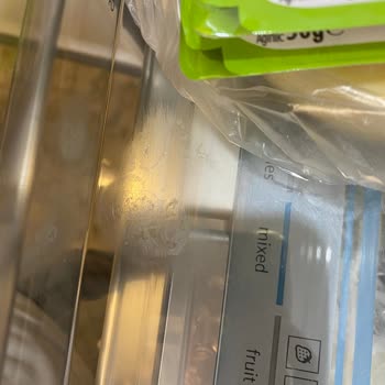 Yeni Siemens Buzdolabındaki Lekeli Çekmece İçin Ücretsiz Parça Talebi