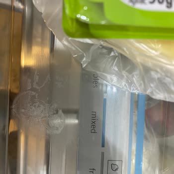 Yeni Siemens Buzdolabındaki Lekeli Çekmece İçin Ücretsiz Parça Talebi