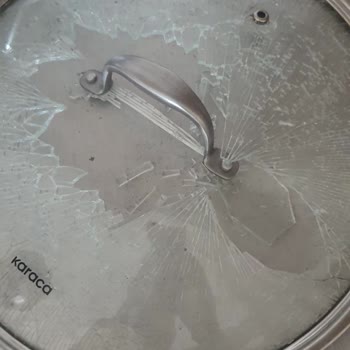 Karaca Züccaciye Tava/Tencere Setinin Cam Kapağı, Dün Yemek Yaparken Aniden Patlayarak Parçalandı!