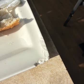 Kırık Tabak Servisi Ve Hijyen Endişesi Görgülü Pastanesi’nde