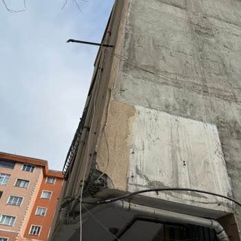 Yıkım Çalışması Nedeniyle İnternet Kesintisi Ve Acil Kablo Onarımı