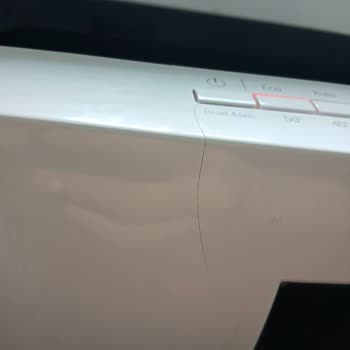 Yeni Bosch Bulaşık Makinesinin Kapağındaki Çatlak Garanti Kapsamında Değerlendirilsin