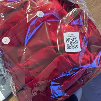 Faturasız Gönderim Ve İletişimsizlik Nedeniyle Gömlek Değişimi Talebi