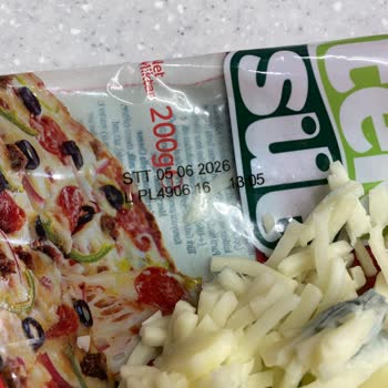 Küflü Mozzarella Peynirinde Sağlık Endişesi Ve İade Talebi