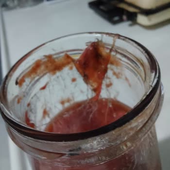 Raflarda Satılan Küflü Domates Ürünü Sağlık Riskine Düşürüyor