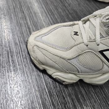 New Balance 9060 Ayakkabısında Hızlı Renk Solması Ve Ön Açılma
