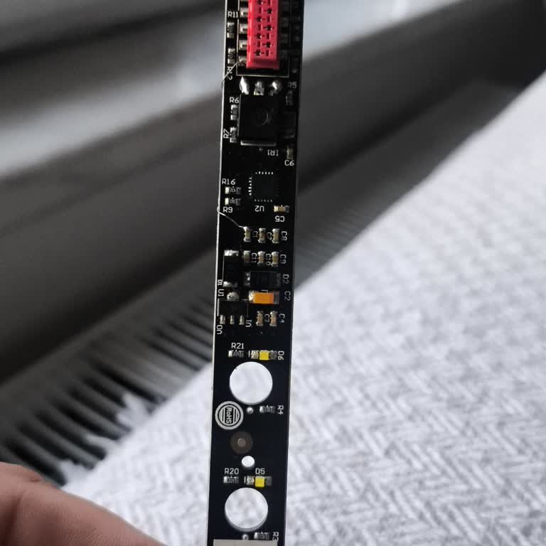 Luxell Davlumbaz Dokunmatik Panel Arızası Ve Yedek Parça Yokluğu Nedeniyle Yüksek Tamir Ücreti Talebi