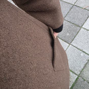 Kayra Giyim Kaban Kısa Sürede Oldukça Özensiz Ve Eski Bir Görünüme Büründü