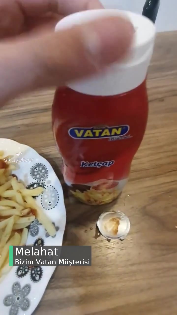 Bizim Vatan Ketçabını Tadı Ve Kokusu Kötü! videonun kapak resmi