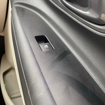 Temizlik Hizmeti Sunulmayan Ve Kaba Davranışla Karşılaşılan Hyundai İzmir Servisi
