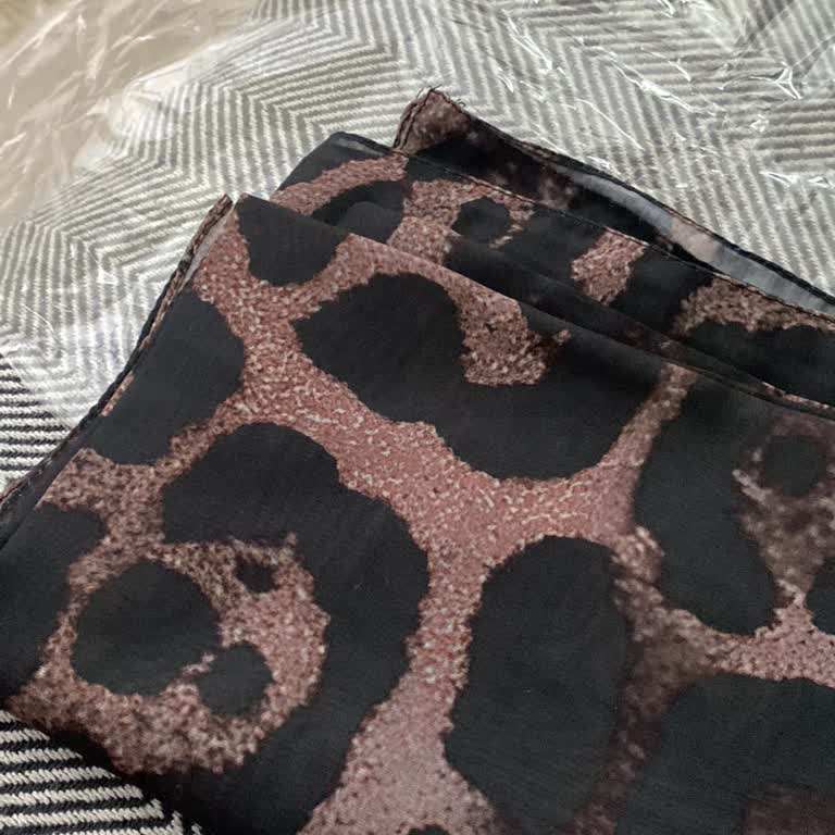 Organic Scarfs Görseldeki Şal Renk Ve Deseniyle Uyuşmuyor, Satıcı İadeyi Reddetti