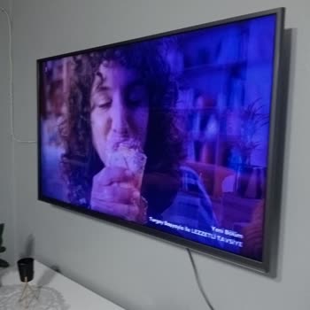 Arçelik Televizyonun Tekrarlayan Mavileşme Sorunu Ve Ücretsiz Onarım İsteği