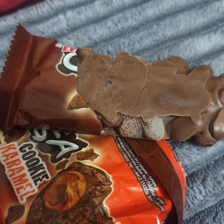 A101'de Satın Alınan Eti Canga Çikolatasının Beyaz Noktalarla Bozulmuş Olması