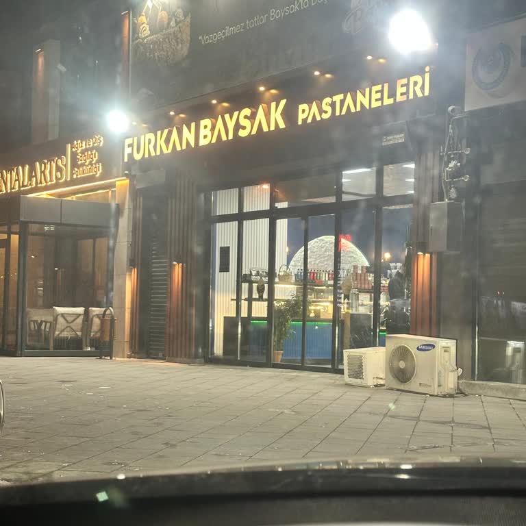 Çalışanın 8 Dilim Baklava Talebini Reddetmesi Ve Saygısız Davranışı