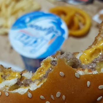 McDonald's Şubesinde Kıl İçeren Menü: Ciddi Hijyen İhlali