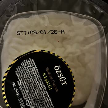 Özsüt Konak Şubesinde Sağlık Riski Oluşturan Süresi Geçmiş Keşkül Satışı