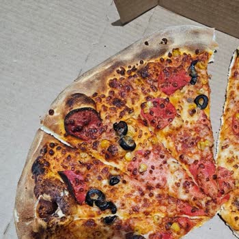 Domino’s’ta Saatlerce Beklediğimiz Yanmış Ve Soğuk Pizza İçin İade Talebi