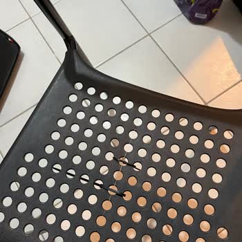 Kırılan Sandalye Oturma Parçalarının Fiş Şartı Olmadan Ücretli Temini Talebi