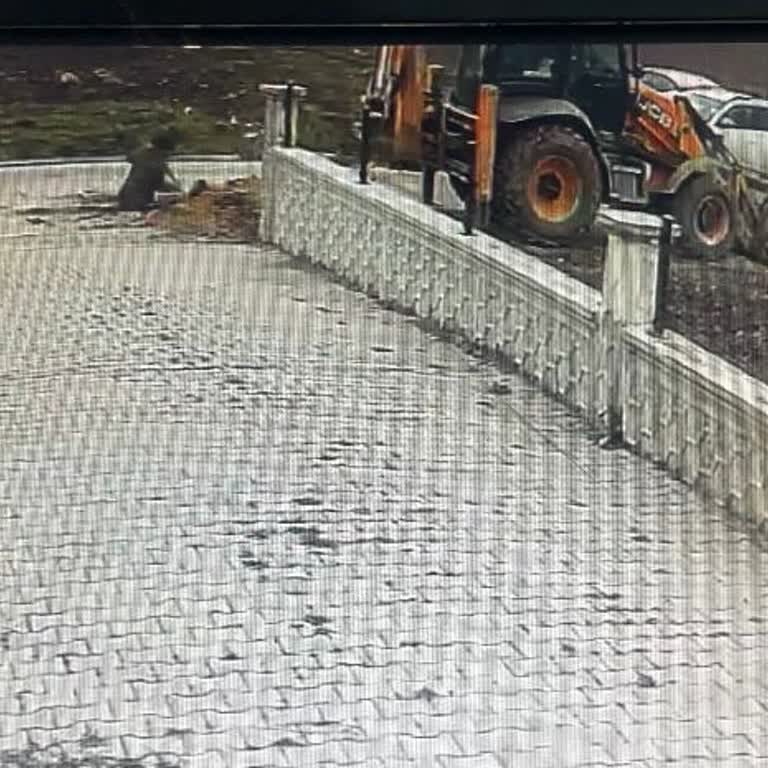 Aksa Doğalgaz Ekipleri Duvarı Kırdı Ve Gizledi