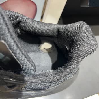 Deichmann Mağazasında Kısa Sürede Deformasyon Gösteren Adidas Ayakkabı İade Talebi