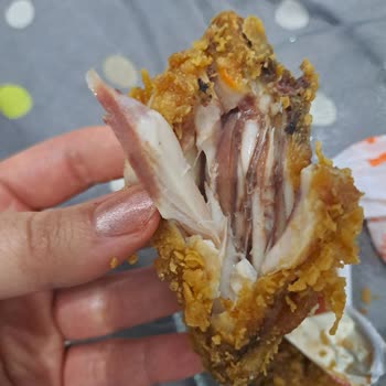 Popeyes'te Çiğ Kanatlar Ve Sağlık Tehlikesi