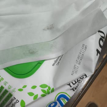 MR Green Kapaklı Yeşil Islak Mendilde Küf Oluşumu Ve Hijyen Endişesi