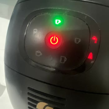 Garanti Süresi Biten Nescafé Gold Barista Makinemde Temizleme Işığı Yanıyor Ve Su Çekmiyor