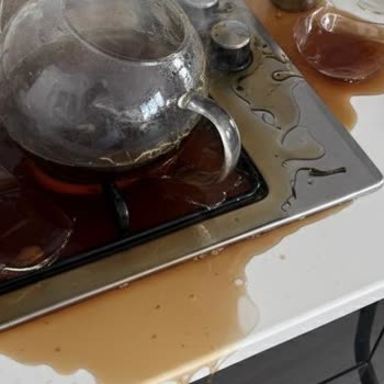 Patlayan Çaydanlıkta Yanık Ve Güvenlik İhlali, Mağaza Parça Satmayı Reddetti