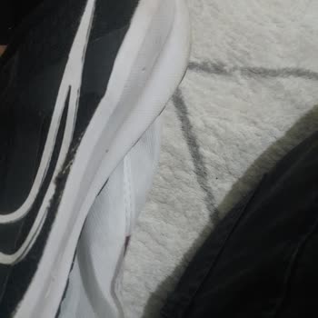 Nike Ayakkabının Dikiş Sorunu Ve Değişim Talebi