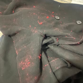 Stradivarius Şal Atkısının Aşırı Tüy Bırakması Ve Mağaza Yöneticisinin Kaba Tavrı