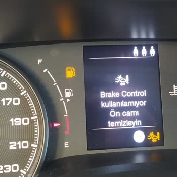 Fiat Egea Cross'ta Sürekli Fren Kontrol Ve Şerit Asist Uyarıları, Garanti Kapsamında Çözüm Talebi
