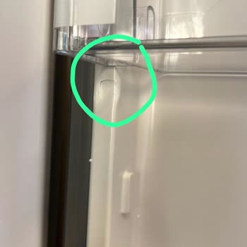 Hasarlı Buzdolabı Kapak Değişimi İçin Acil Çözüm Talebi