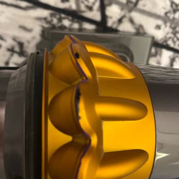 Dyson V15 Detect Absolute’da Göçük Ve Silikon Yırtılması Kalite Sorunu Olarak Gözardı Edildi