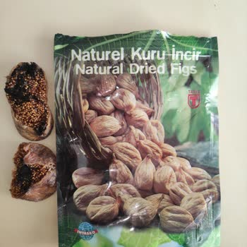 Kuru İncir Paketi Üzerinde Simsiyah Küflenme Gıda Güvenliğini Tehdit Ediyor