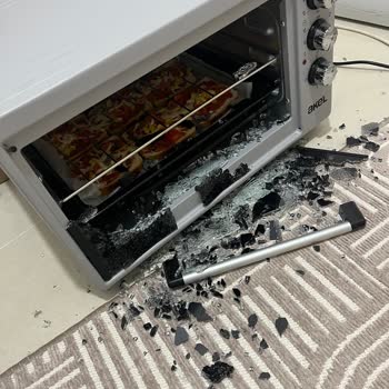 Akel Ev Aletleri Midi Fırının Camı Durup Dururken Patladı!
