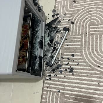 Akel Ev Aletleri Midi Fırının Camı Durup Dururken Patladı!