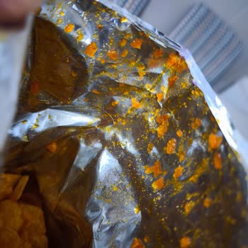 Aşırı Yağlı Lays Baharatlı Cips Ve Silik Tarih Etiketi: Sağlık Ve Güven Sorunu