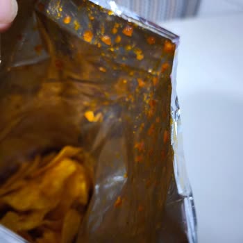 Aşırı Yağlı Lays Baharatlı Cips Ve Silik Tarih Etiketi: Sağlık Ve Güven Sorunu