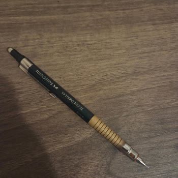 Faber-Castell Kaleminde Metal Kaplamanın Aşınması Sağlık Endişesi Yaratıyor