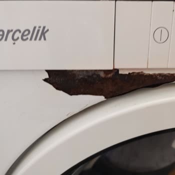 Arçelik Çamaşır Makinesinin Ön Panelinde Paslanma Ve Boya Dökülmesi Nedeniyle Parça Değişimi Talebi