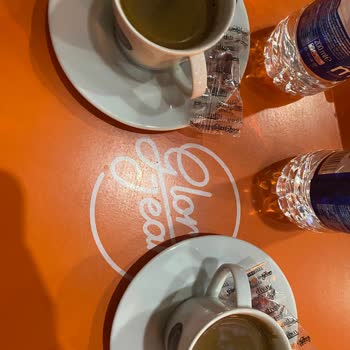 Sur Yapı Gloria Jean’s Şubesinde Yetersiz Kahve Doldurulması, Kaba Personel Ve Hijyen Endişesi