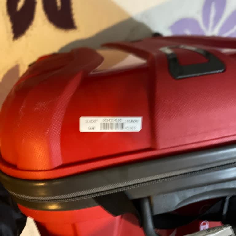 Pegasus Uçuşunda Valizimden Çikolata Ve Viski Çalındı