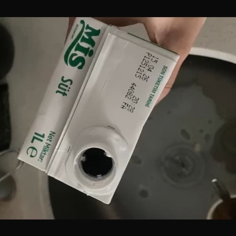 Şok Marketler Süt Bozuk Çıktı!