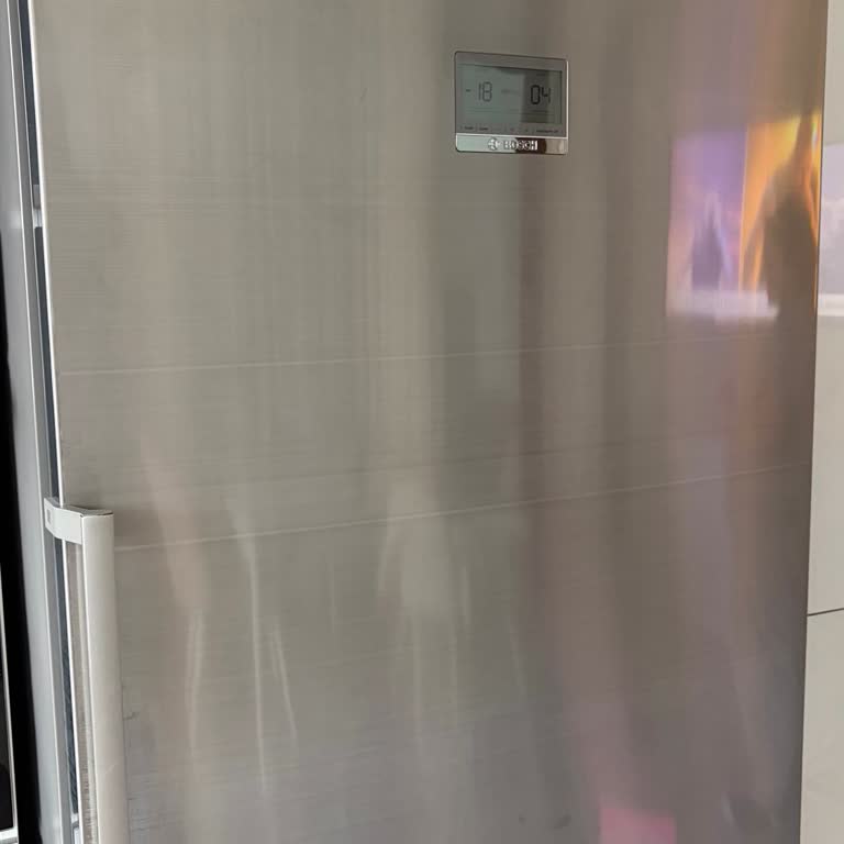 Buzdolabının Kapak Şerit İzleri Üretim Hatası Ve Garanti Dışı Ücretsiz Değişim Talebi