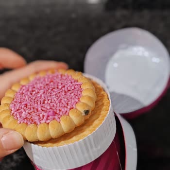 Şok Market’te Eti Cin Bisküvisi Küflü Çıktı