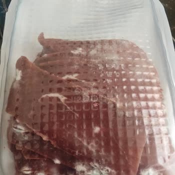 BİM Mithatbey Şubesinde Küflü Pastırma Satışı Ve Denetim Yetersizliği